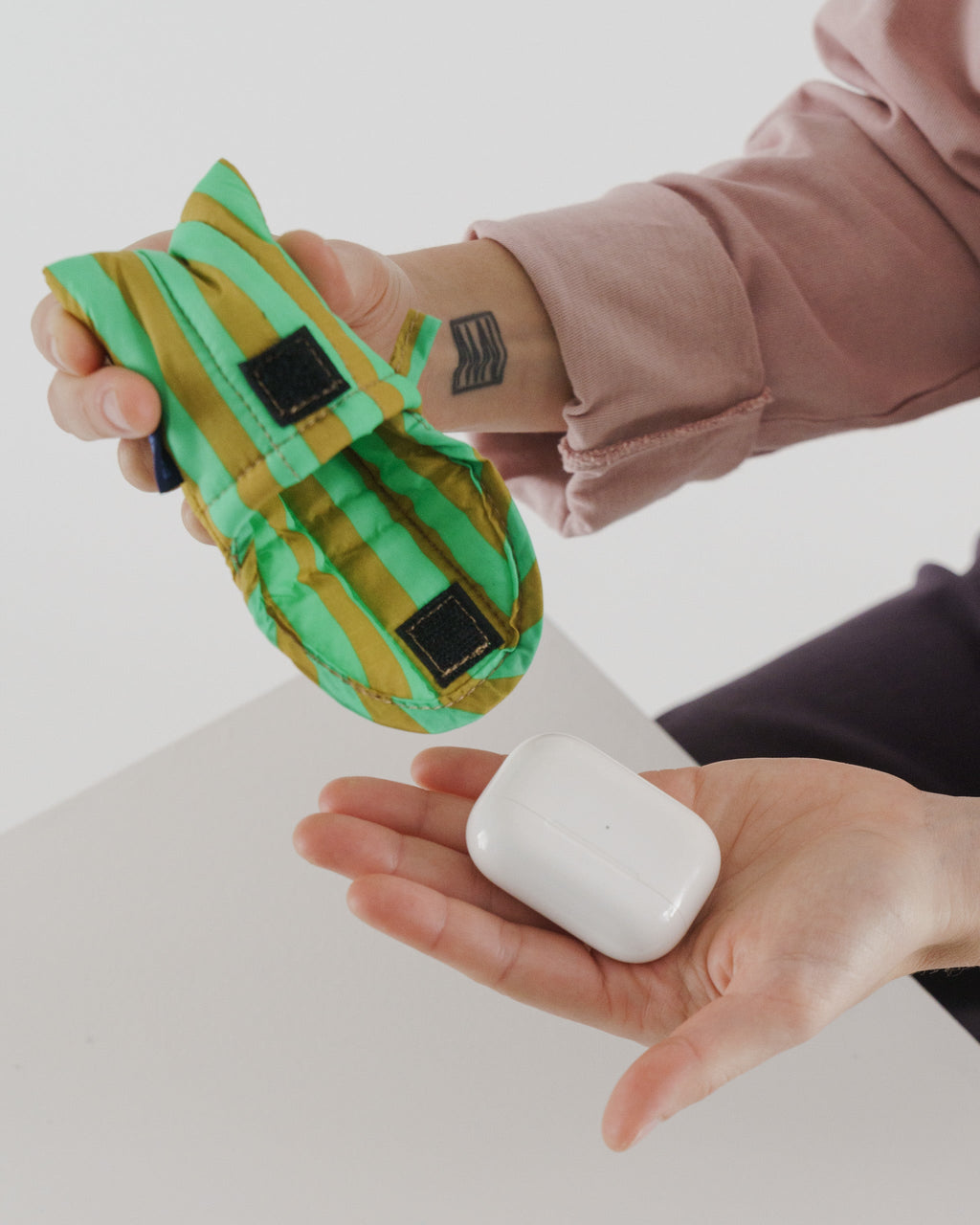Puffy Earbuds Case - Lawn Stripe
