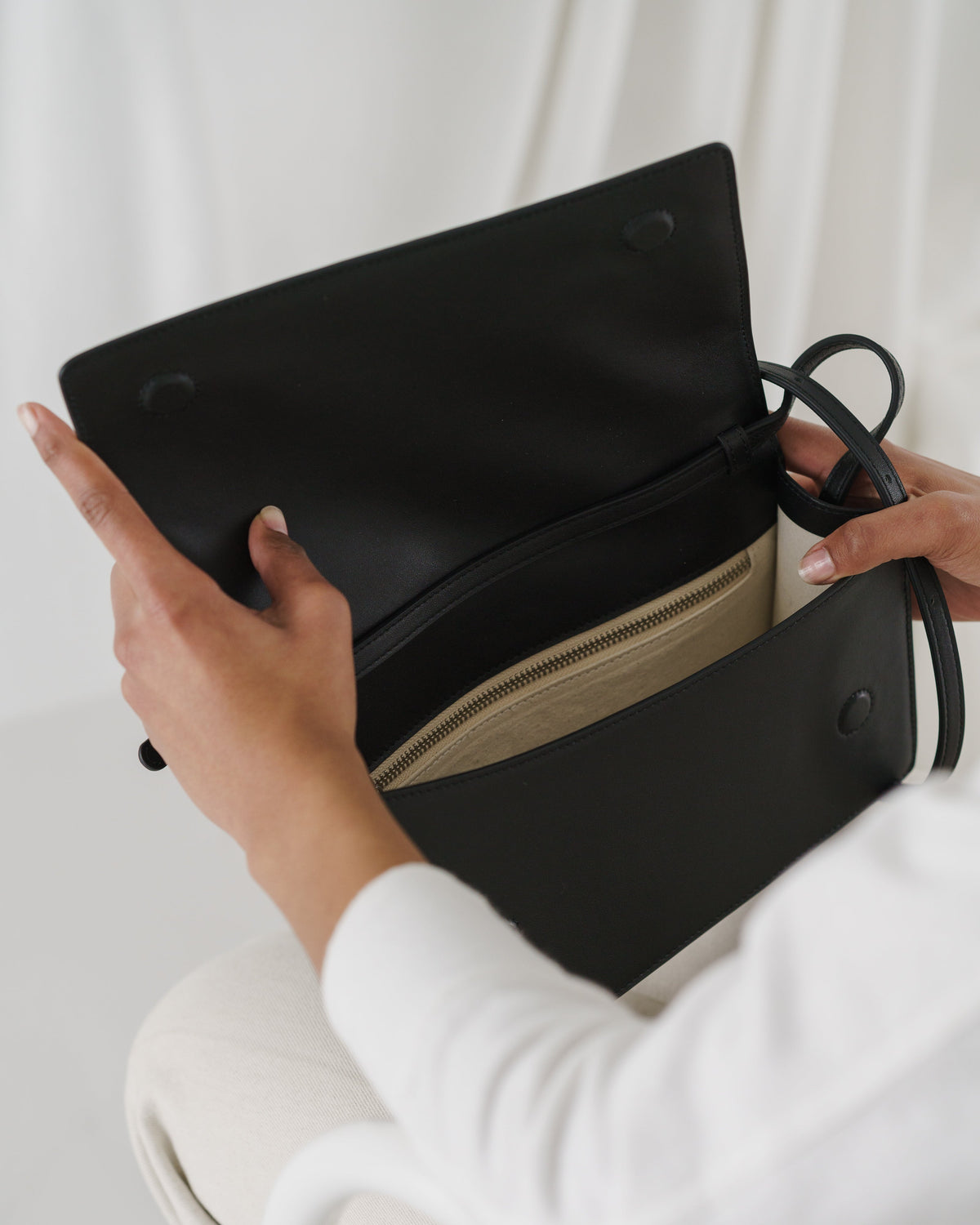 Large Structured Crossbody - Black