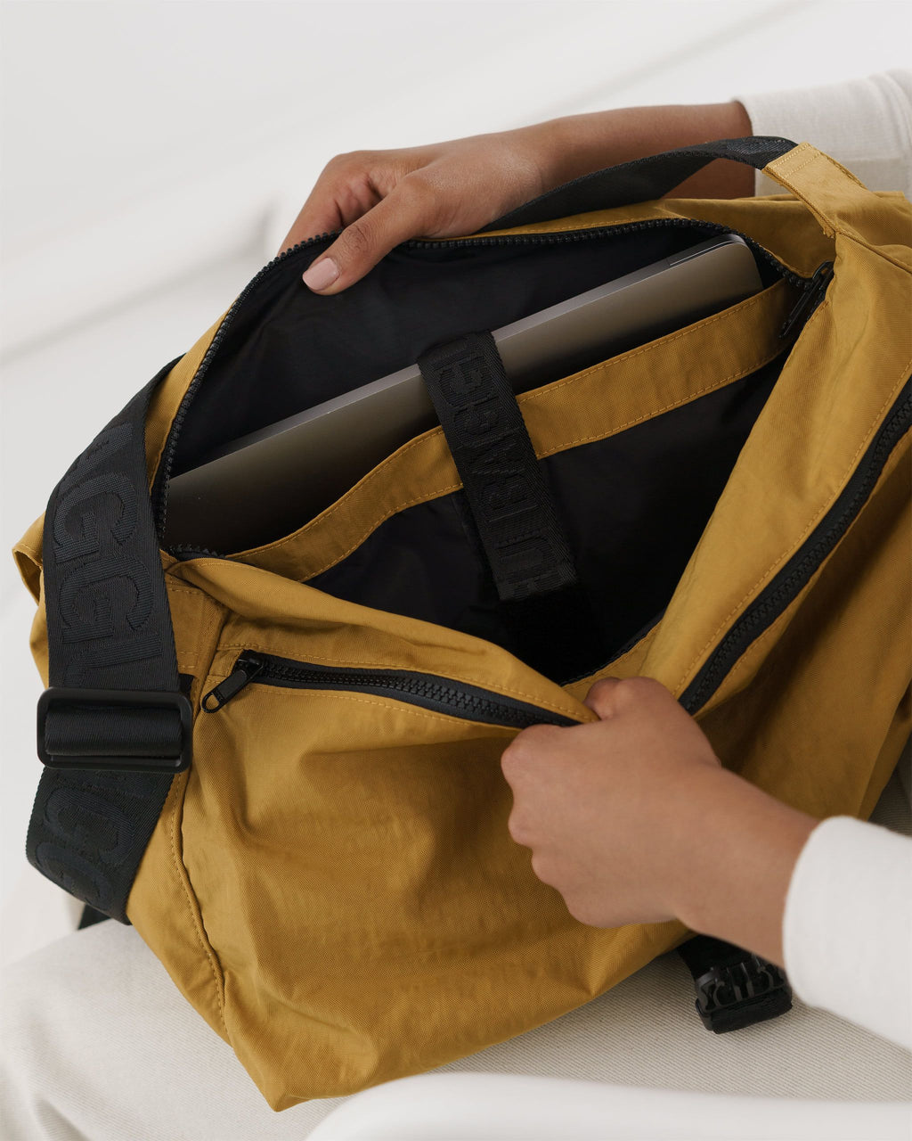 Sport Messenger Bag - Camel
