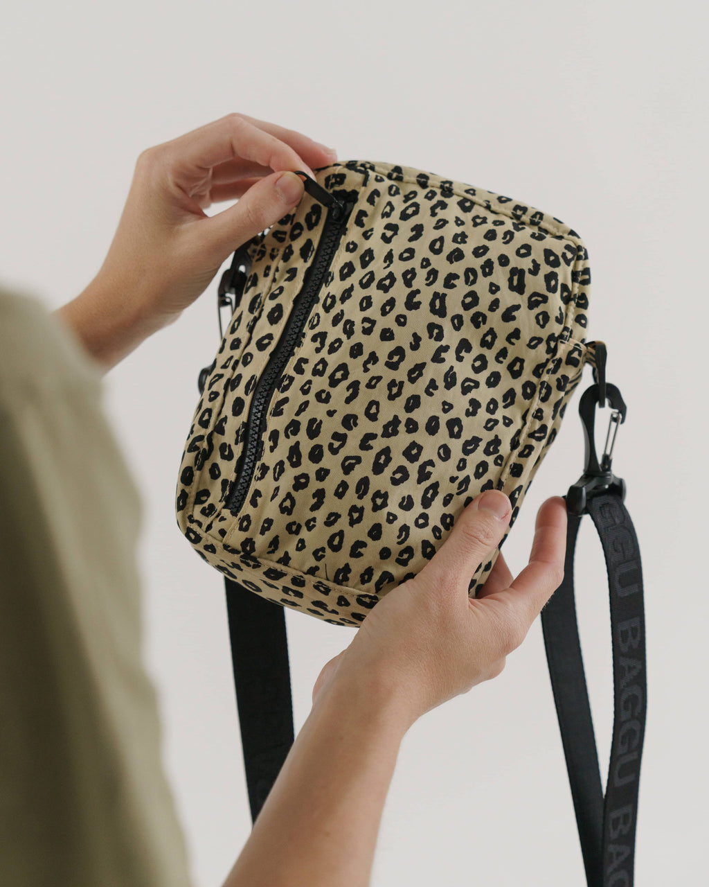 Sport Crossbody - Honey Leopard
