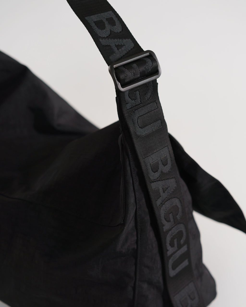 Travel Sport Messenger Bag - Black