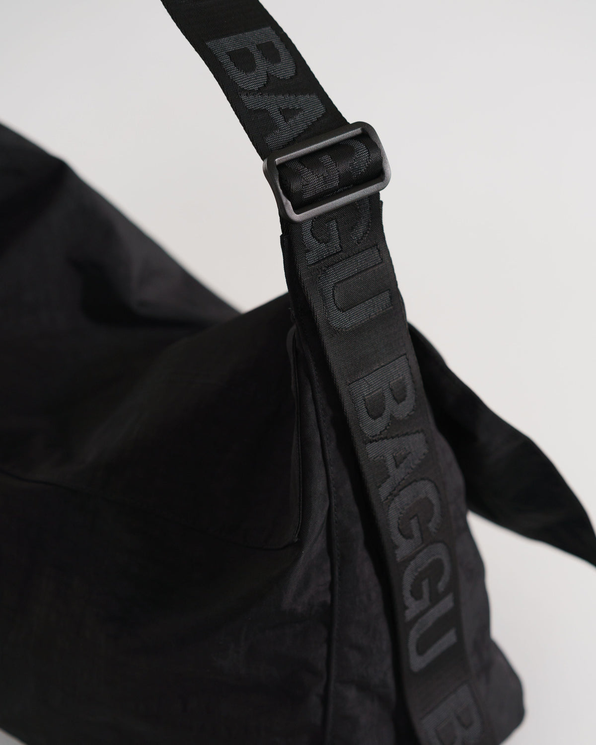 Travel Sport Messenger Bag - Black