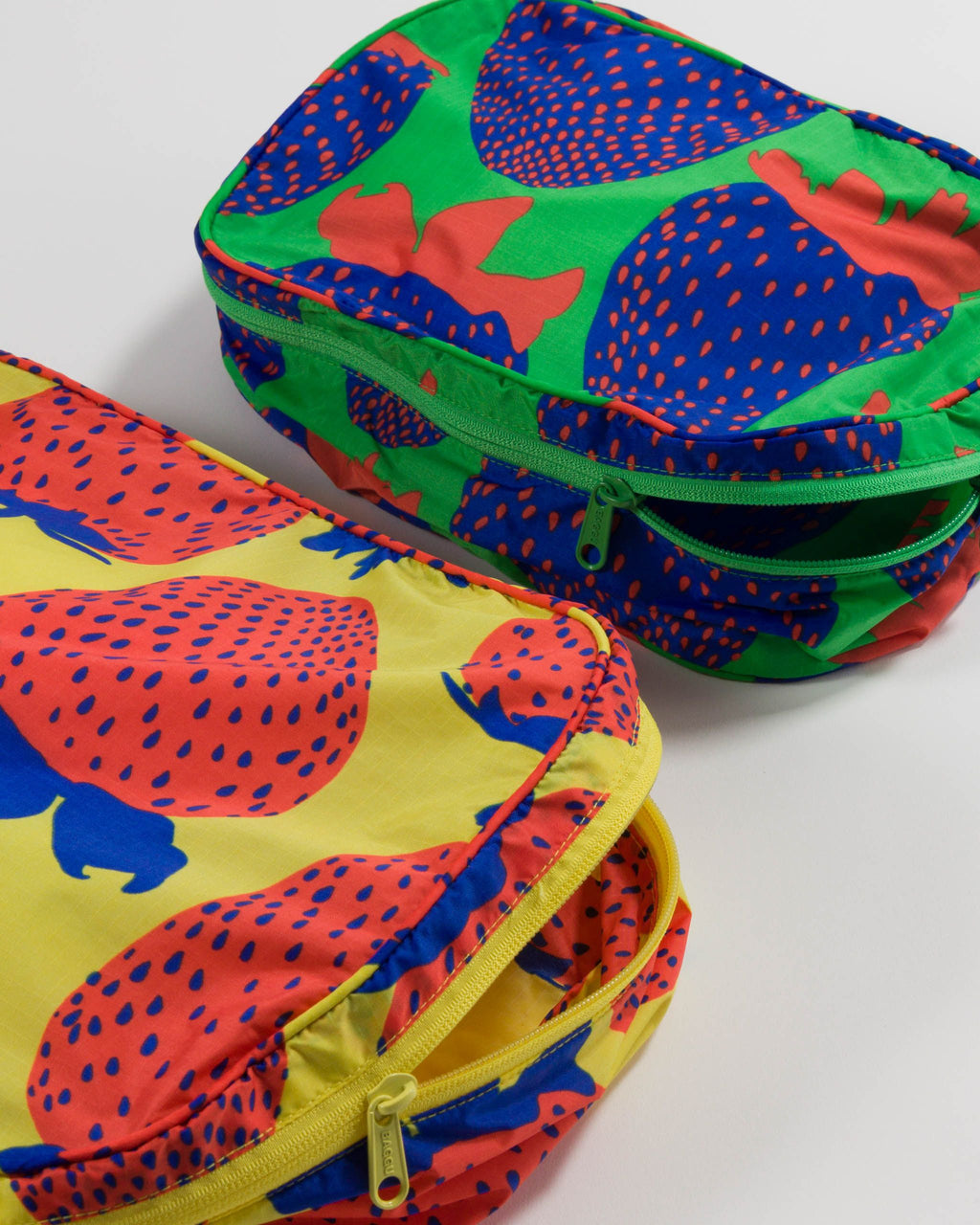 Packing Cube Set - Electric Strawberries